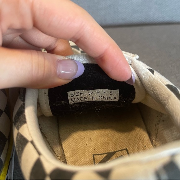 VANS | Custom made Old Skool Yellow & Checkered Shoe - Picture 7 of 11